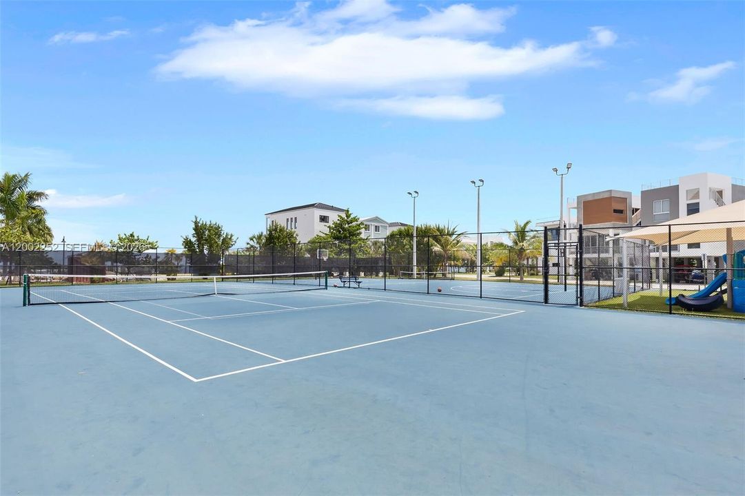 For Sale: $799,000 (4 beds, 3 baths, 1762 Square Feet)