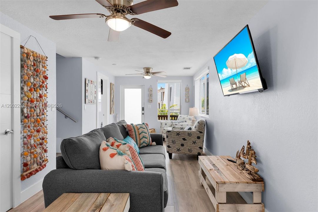 For Sale: $799,000 (4 beds, 3 baths, 1762 Square Feet)