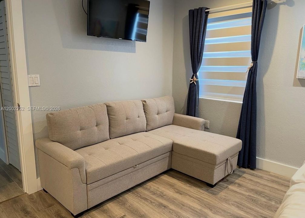 En Venta: $849,900 (4 camas, 3 baños, 1762 Pies cuadrados)
