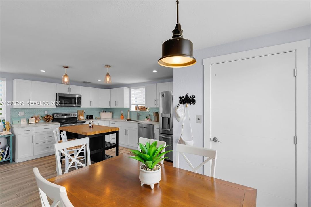 For Sale: $799,000 (4 beds, 3 baths, 1762 Square Feet)