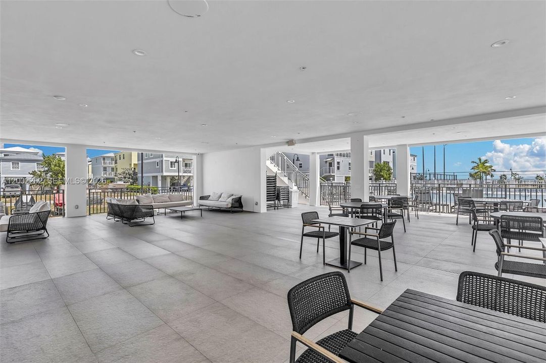 For Sale: $799,000 (4 beds, 3 baths, 1762 Square Feet)