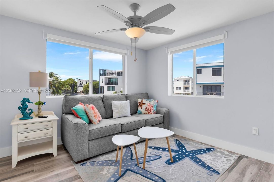 For Sale: $799,000 (4 beds, 3 baths, 1762 Square Feet)