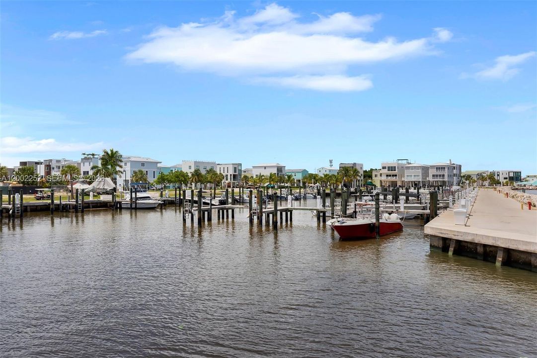 For Sale: $799,000 (4 beds, 3 baths, 1762 Square Feet)