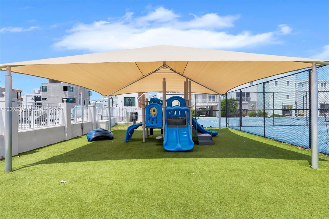 For Sale: $799,000 (4 beds, 3 baths, 1762 Square Feet)
