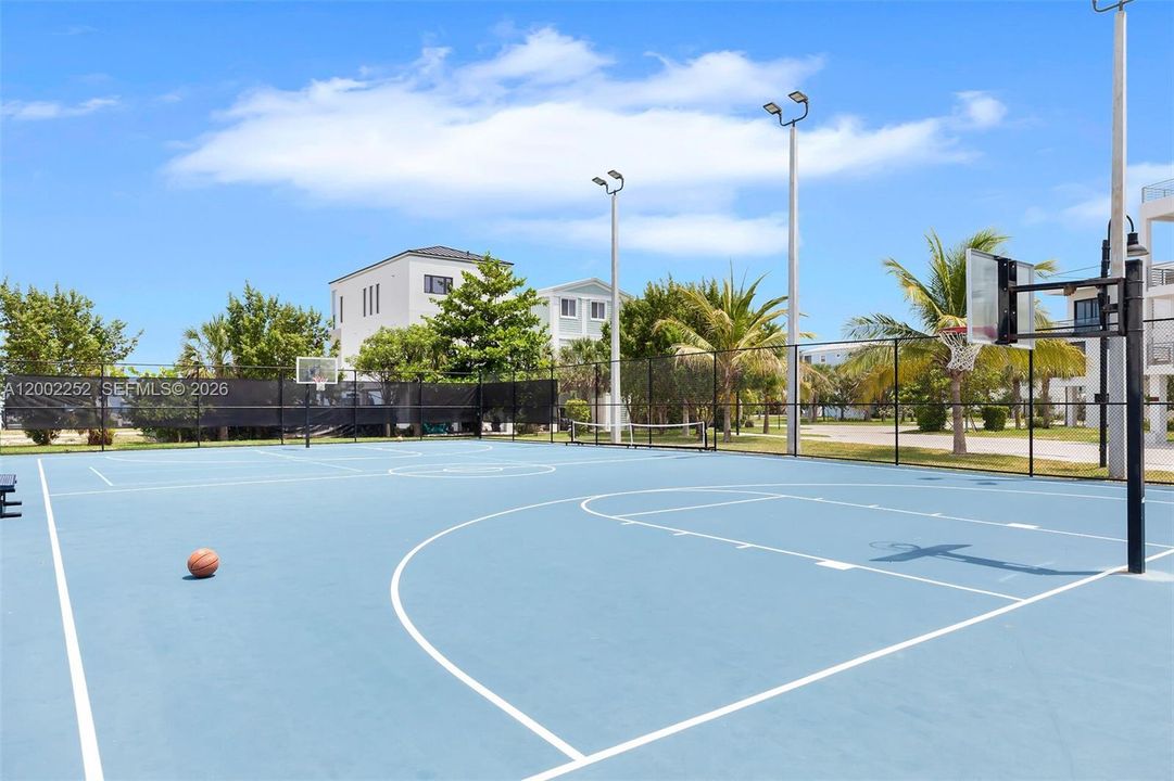 For Sale: $799,000 (4 beds, 3 baths, 1762 Square Feet)