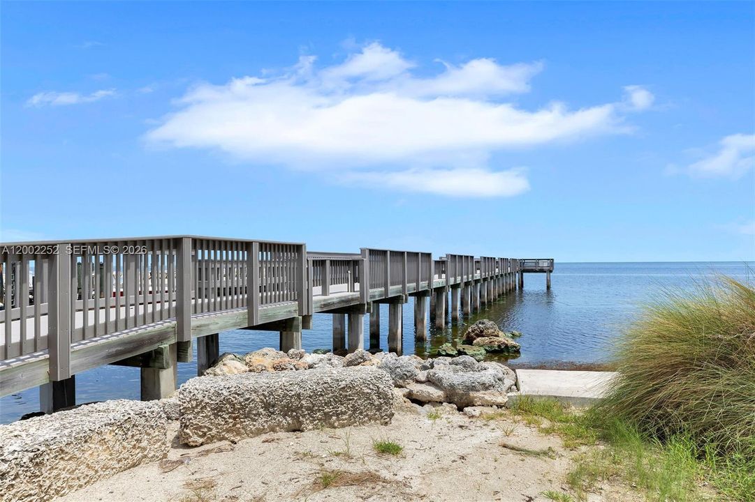 For Sale: $799,000 (4 beds, 3 baths, 1762 Square Feet)