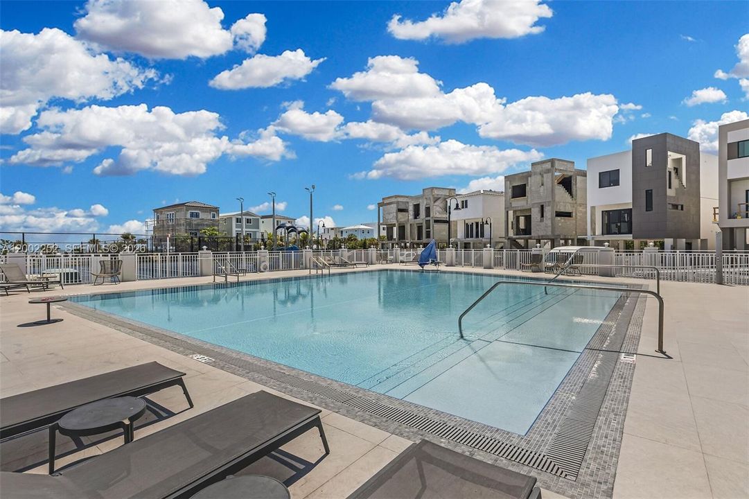For Sale: $799,000 (4 beds, 3 baths, 1762 Square Feet)