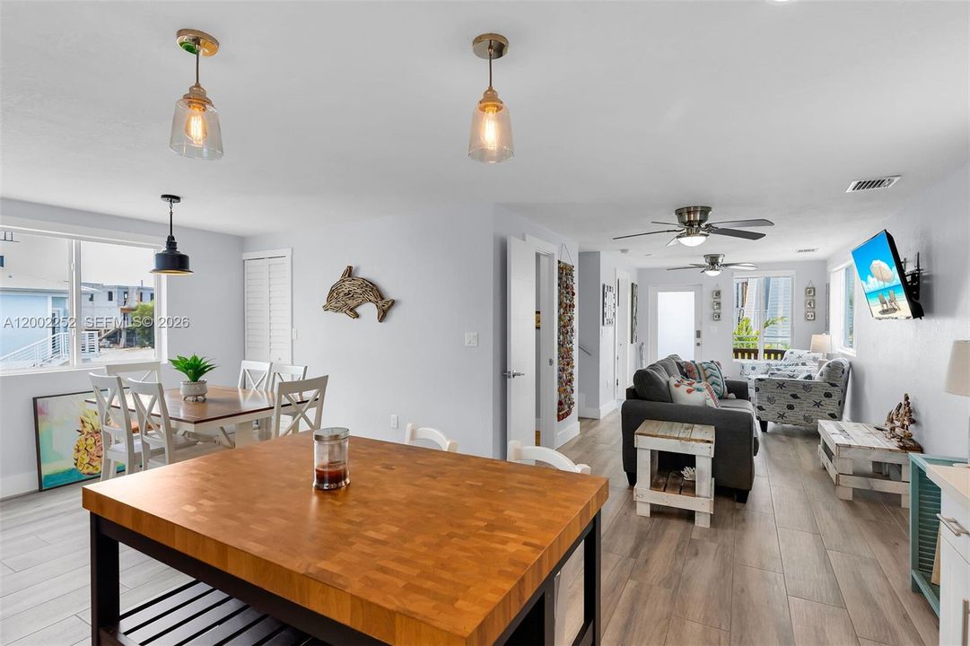 For Sale: $799,000 (4 beds, 3 baths, 1762 Square Feet)