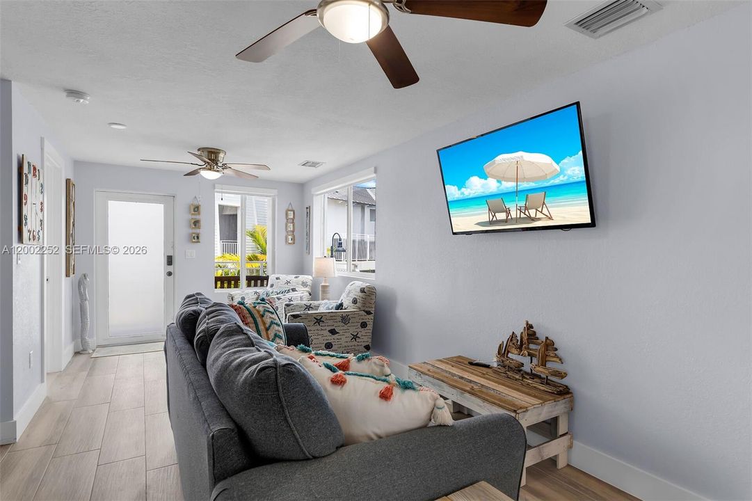For Sale: $799,000 (4 beds, 3 baths, 1762 Square Feet)