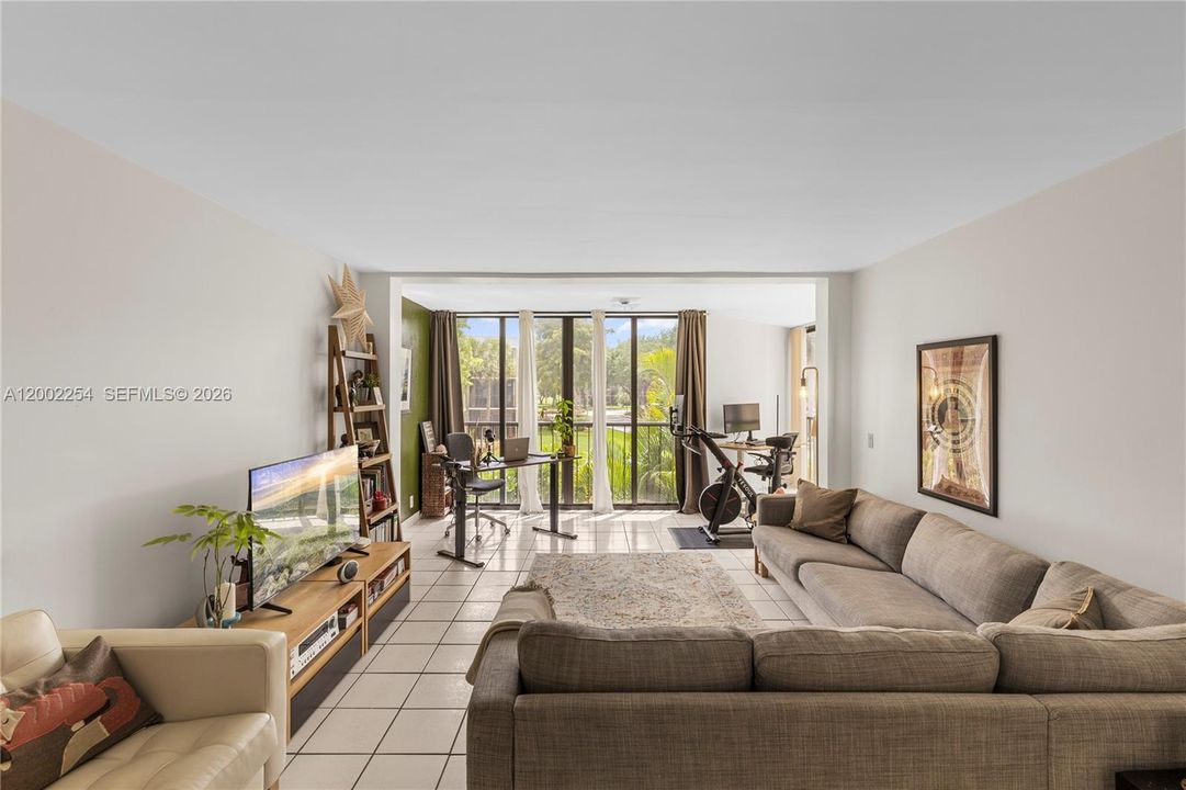 En Venta: $325,000 (2 camas, 2 baños, 1235 Pies cuadrados)