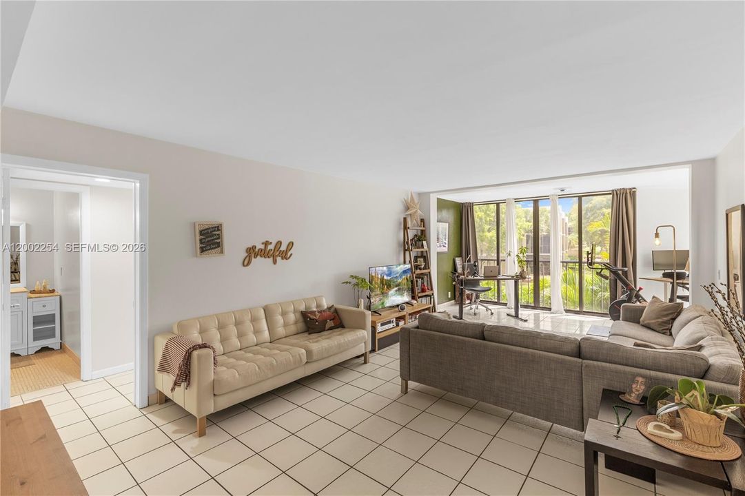 En Venta: $325,000 (2 camas, 2 baños, 1235 Pies cuadrados)