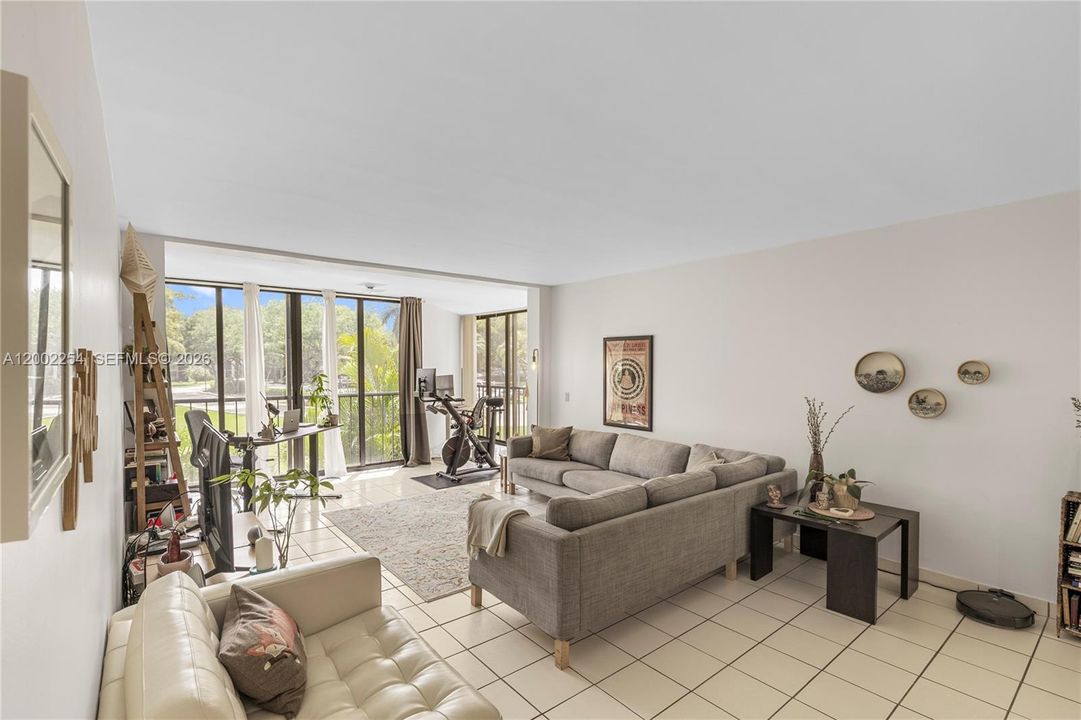 En Venta: $325,000 (2 camas, 2 baños, 1235 Pies cuadrados)