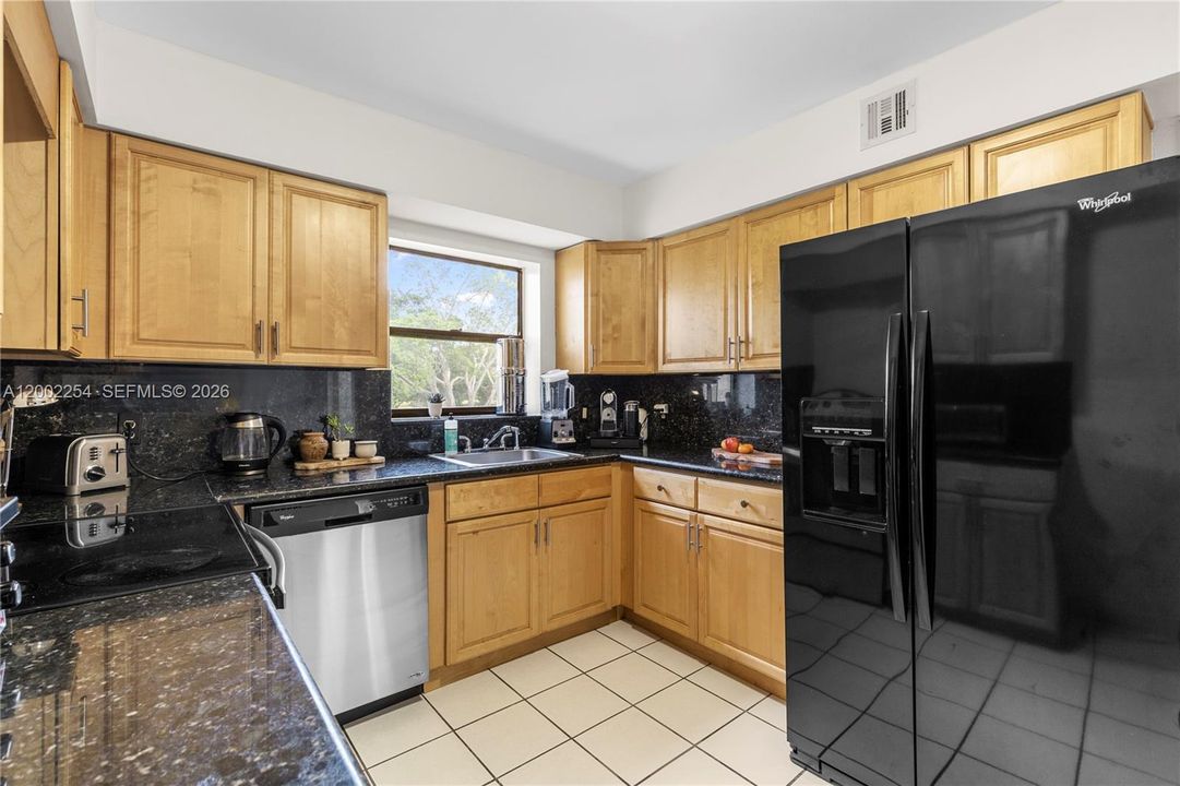 En Venta: $325,000 (2 camas, 2 baños, 1235 Pies cuadrados)