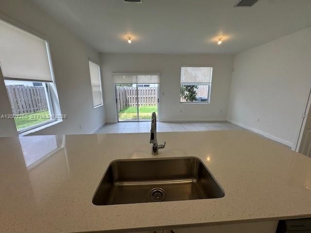 Active With Contract: $2,400 (3 beds, 2 baths, 1545 Square Feet)