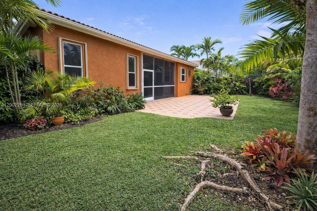 Vendido Recientemente: $520,000 (4 camas, 2 baños, 2122 Pies cuadrados)
