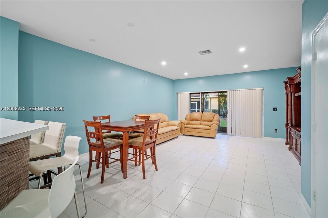 En Renta: $1,299 (1 camas, 1 baños, 1338 Pies cuadrados)