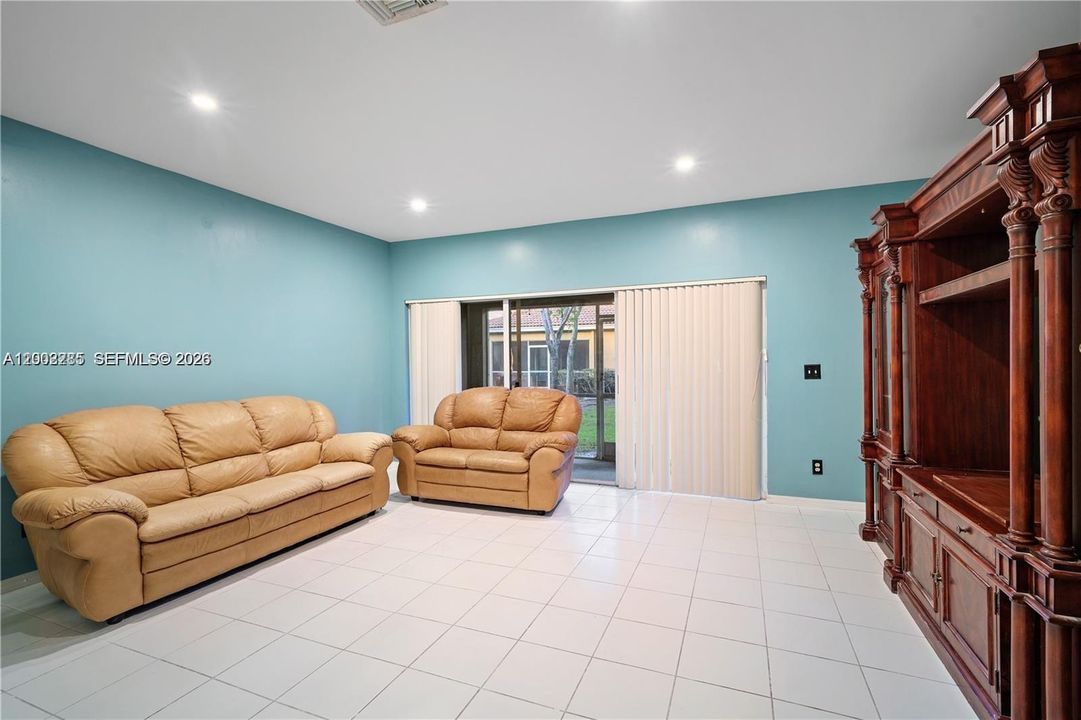 En Renta: $1,299 (1 camas, 1 baños, 1338 Pies cuadrados)
