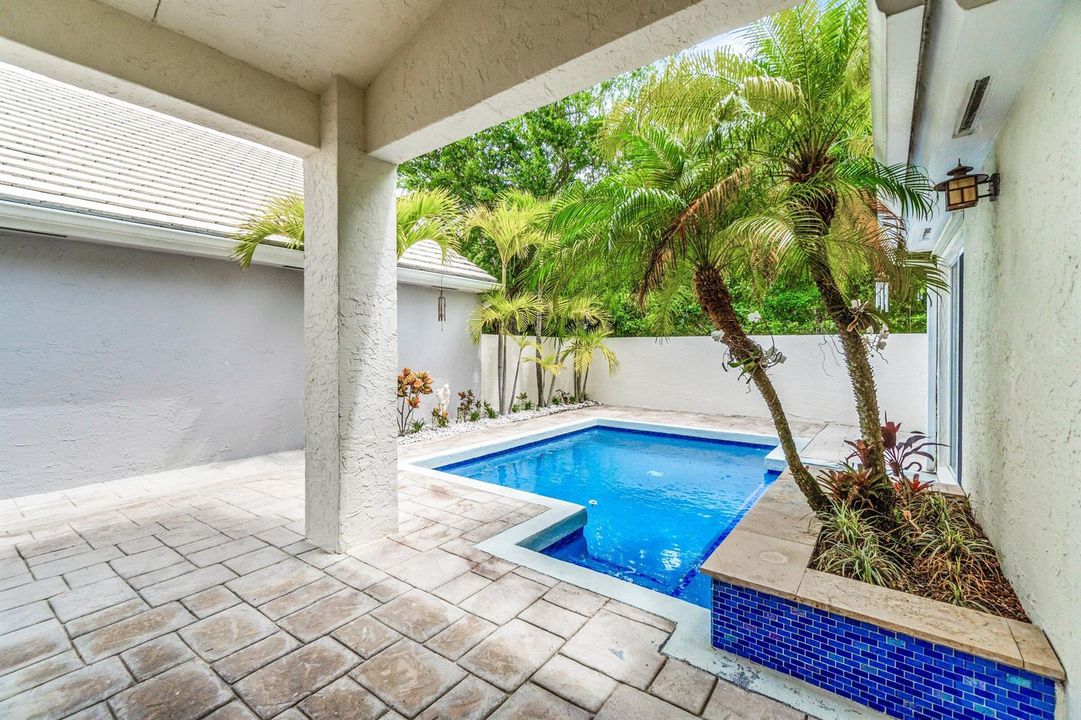 033-25WyndhamLane-PalmBeachGardens-FL-33