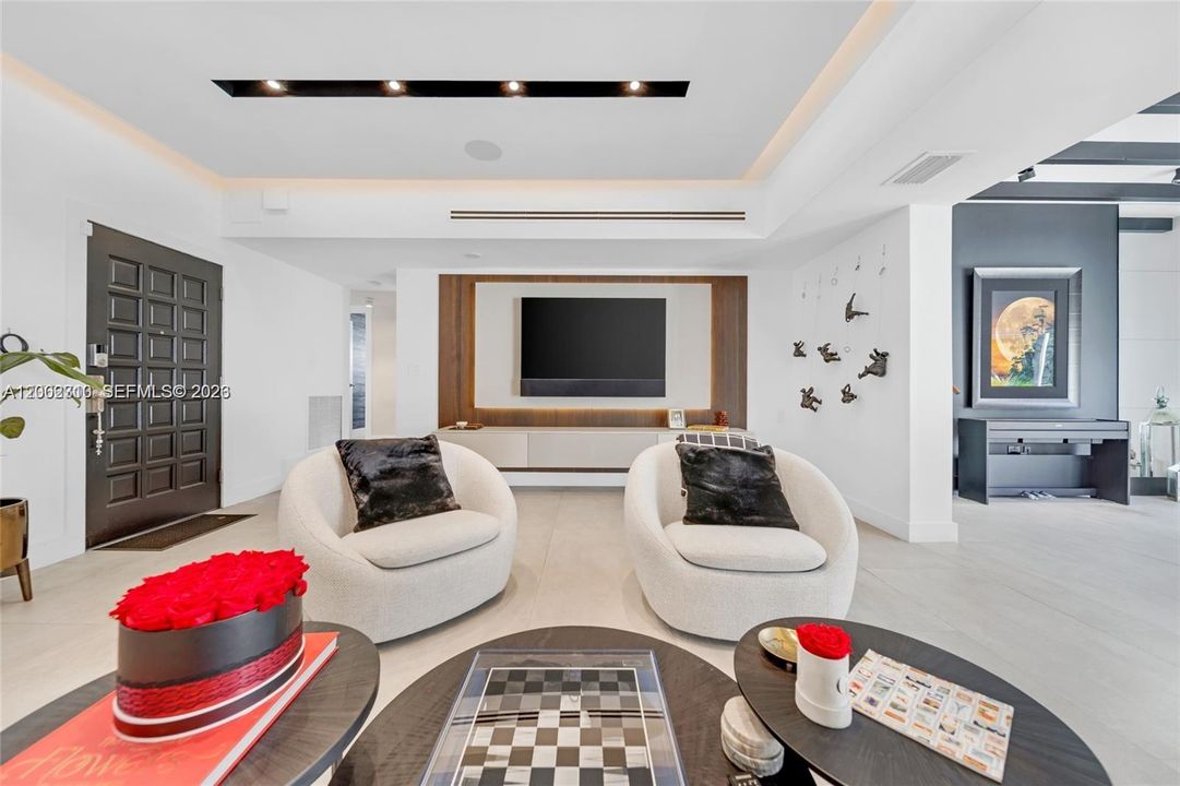 Active With Contract: $10,000 (3 beds, 2 baths, 1958 Square Feet)