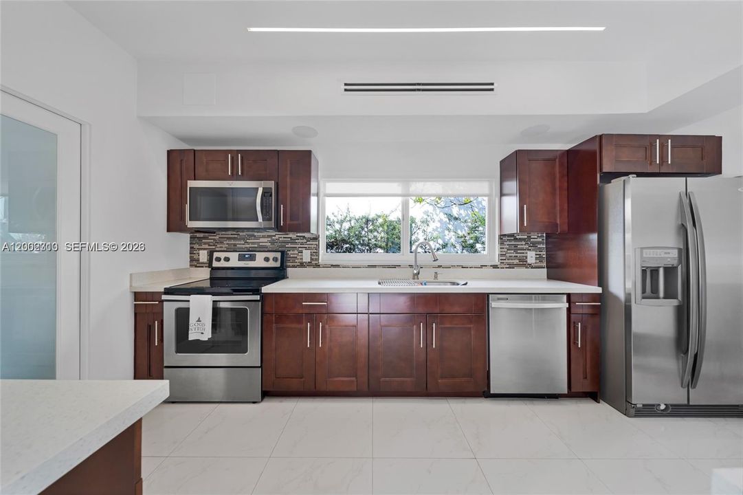 Active With Contract: $10,000 (3 beds, 2 baths, 1958 Square Feet)
