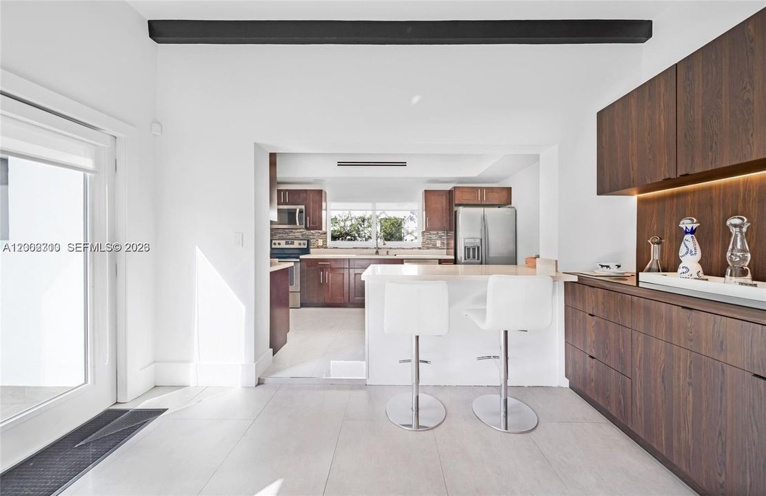 Active With Contract: $10,000 (3 beds, 2 baths, 1958 Square Feet)