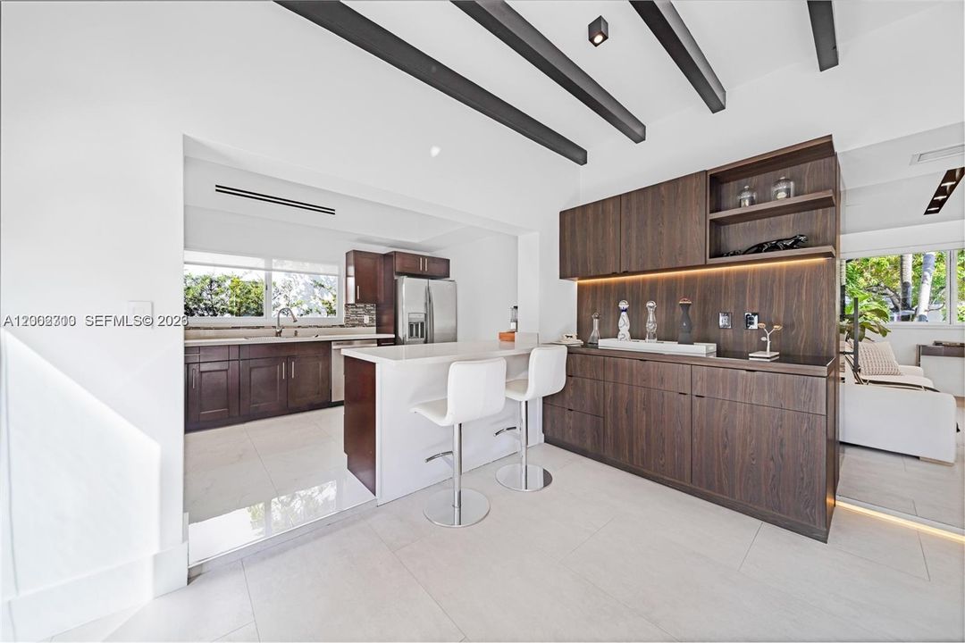 Active With Contract: $10,000 (3 beds, 2 baths, 1958 Square Feet)