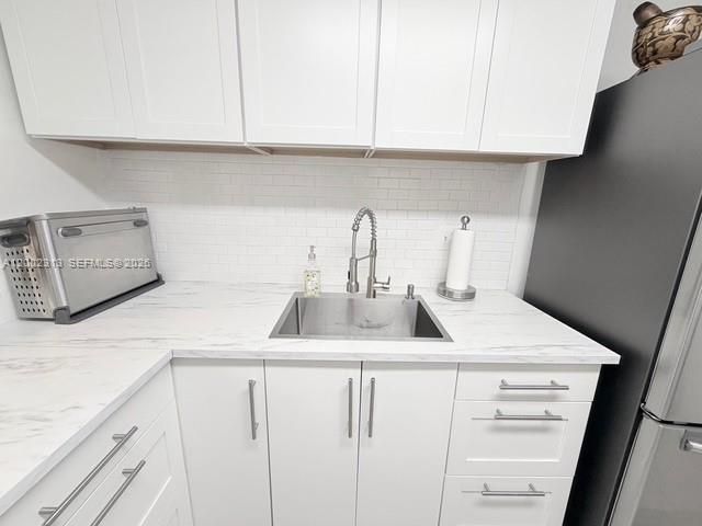 For Sale: $90,000 (1 beds, 1 baths, 721 Square Feet)