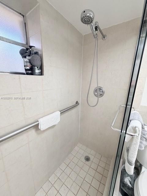 For Sale: $90,000 (1 beds, 1 baths, 721 Square Feet)