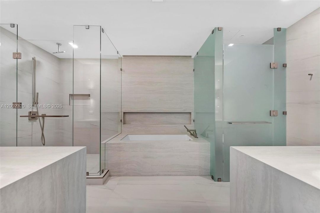 En Renta: $16,000 (3 camas, 3 baños, 2760 Pies cuadrados)