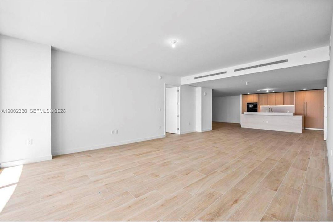 En Renta: $16,000 (3 camas, 3 baños, 2760 Pies cuadrados)
