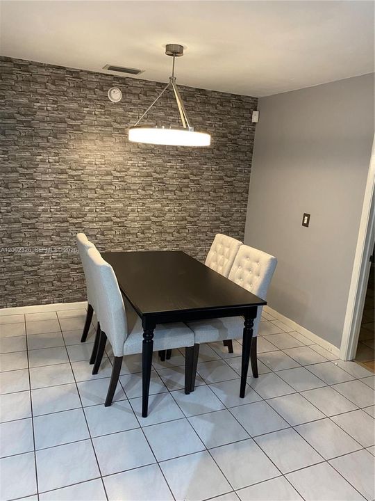 En Renta: $2,475 (2 camas, 2 baños, 943 Pies cuadrados)