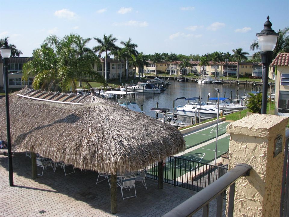 Tiki Hut
