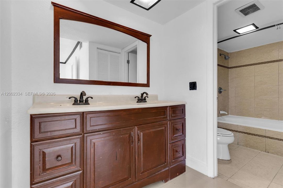 En Venta: $299,989 (3 camas, 2 baños, 1530 Pies cuadrados)