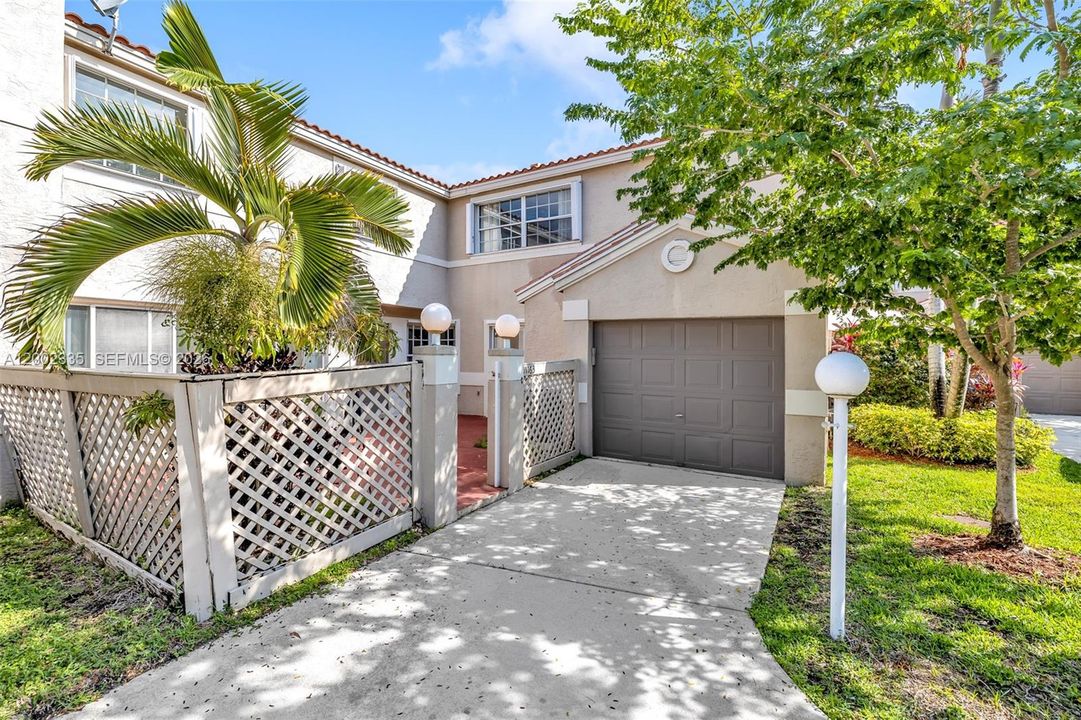 For Rent: $3,250 (3 beds, 2 baths, 1666 Square Feet)