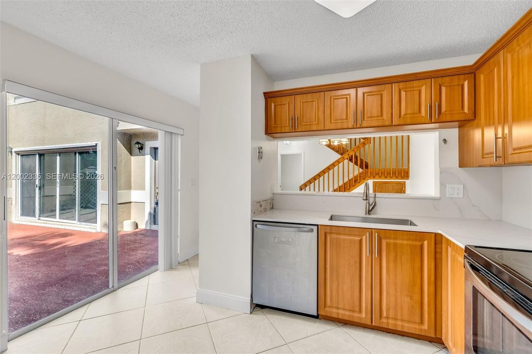 For Rent: $3,250 (3 beds, 2 baths, 1666 Square Feet)