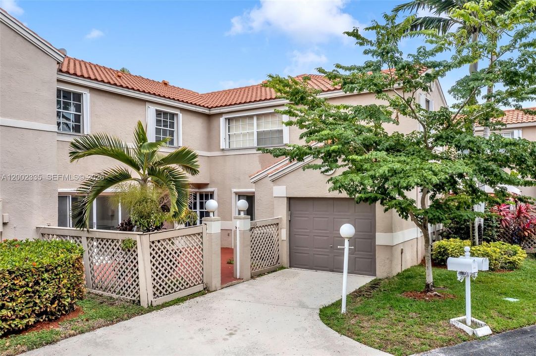 For Rent: $3,250 (3 beds, 2 baths, 1666 Square Feet)