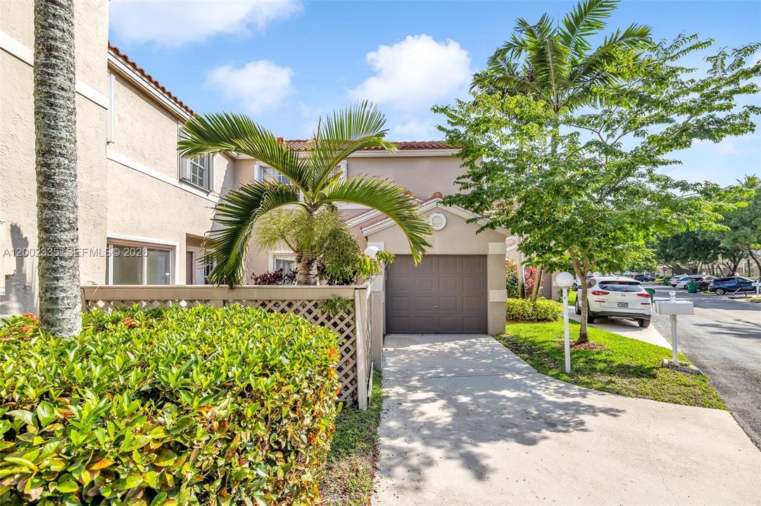 For Rent: $3,250 (3 beds, 2 baths, 1666 Square Feet)