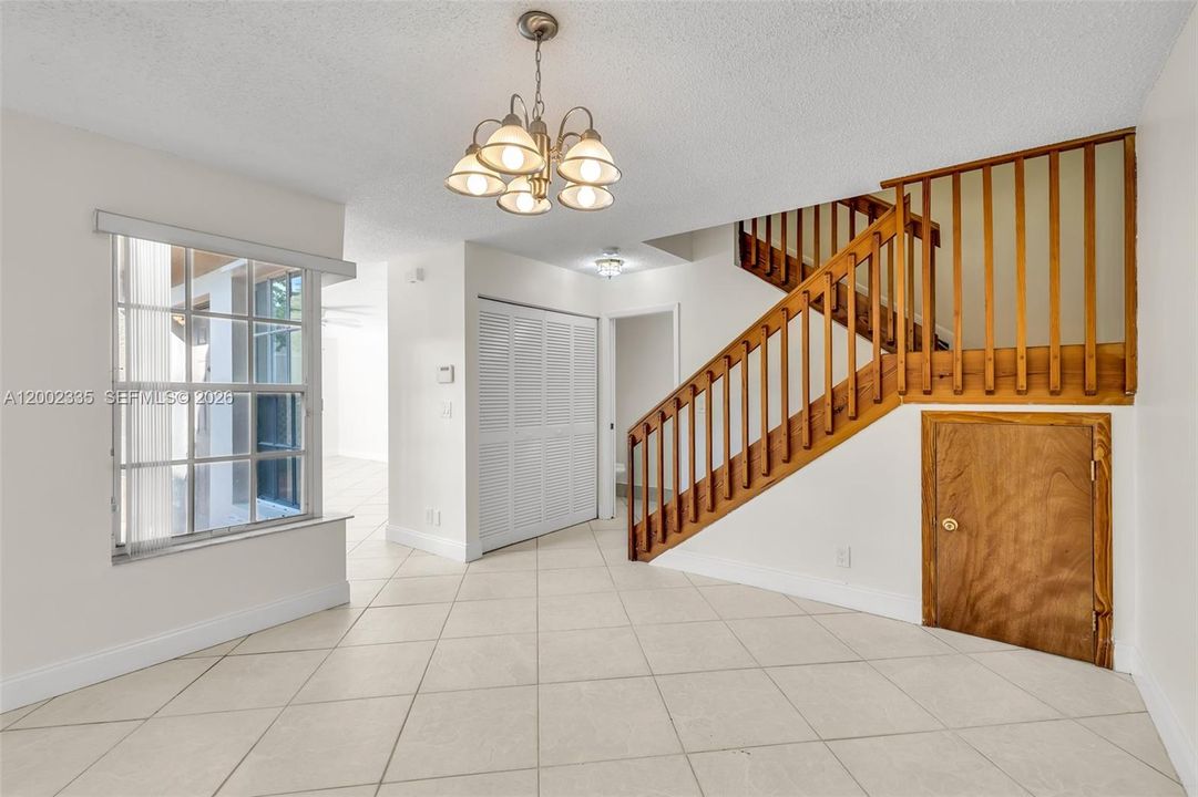 For Rent: $3,250 (3 beds, 2 baths, 1666 Square Feet)