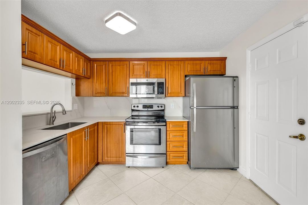 For Rent: $3,250 (3 beds, 2 baths, 1666 Square Feet)
