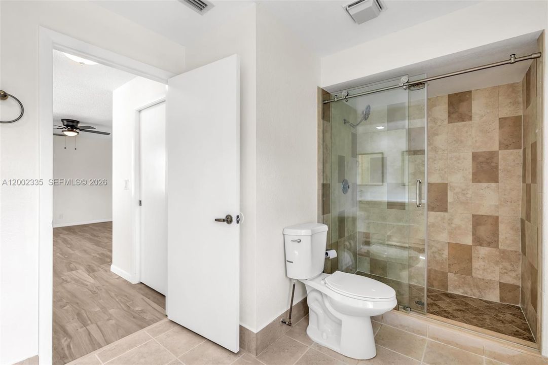 For Rent: $3,250 (3 beds, 2 baths, 1666 Square Feet)