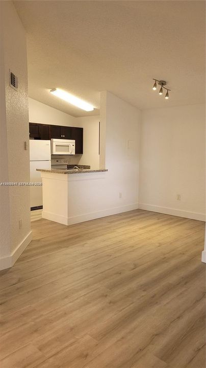 Activo con contrato: $1,800 (1 camas, 1 baños, 786 Pies cuadrados)