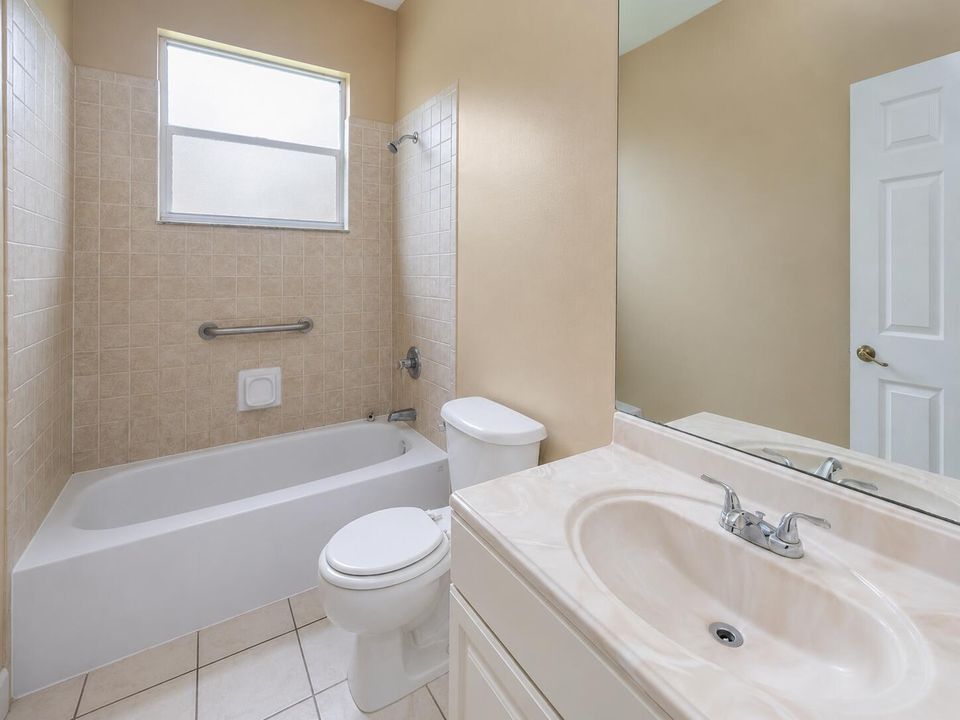 77 Eastwood Dr (12)