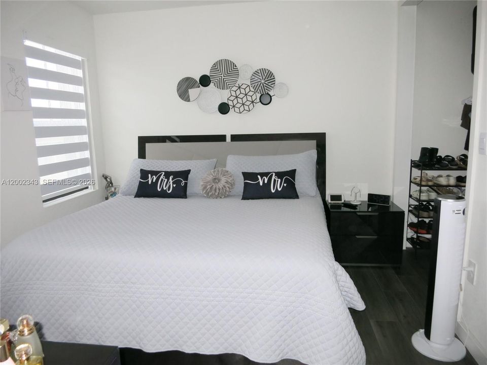 Active With Contract: $2,700 (3 beds, 2 baths, 1433 Square Feet)