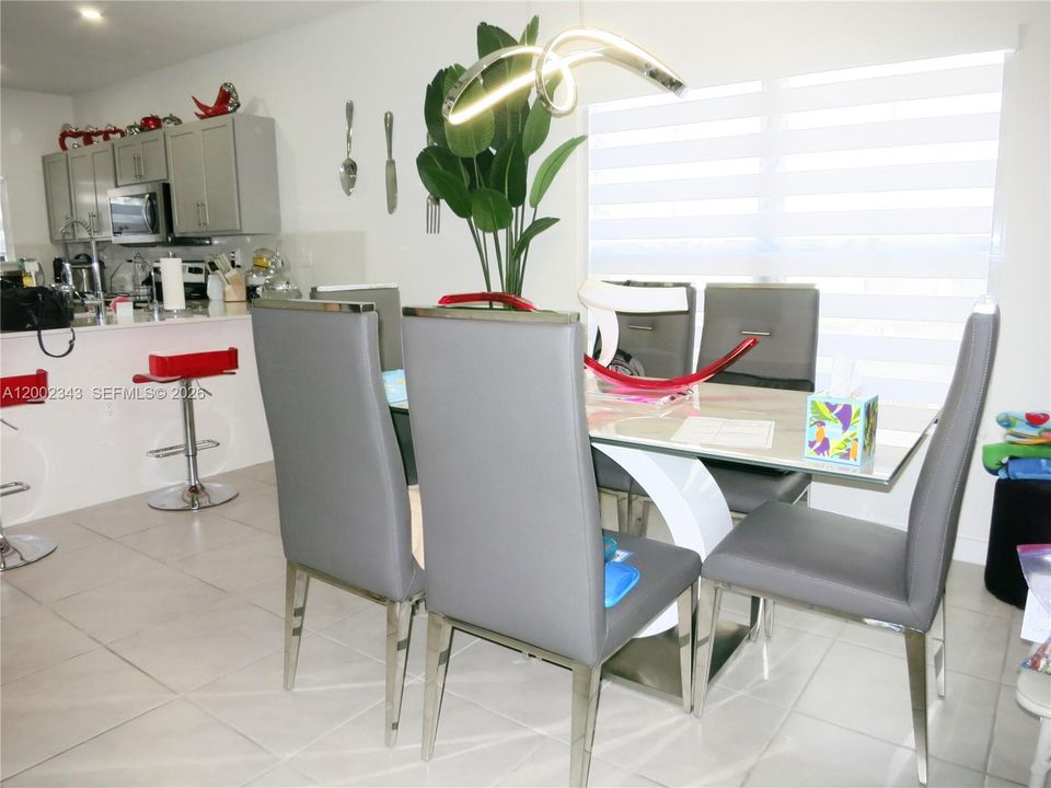 Active With Contract: $2,700 (3 beds, 2 baths, 1433 Square Feet)