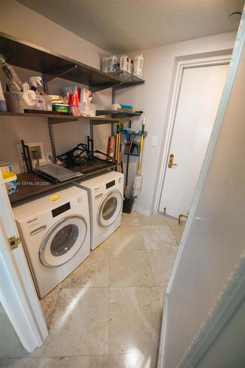 For Rent: $12,500 (2 beds, 3 baths, 2400 Square Feet)