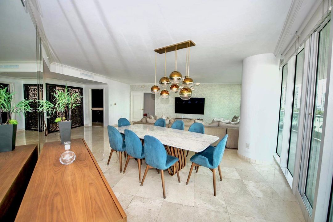 For Rent: $12,500 (2 beds, 3 baths, 2400 Square Feet)