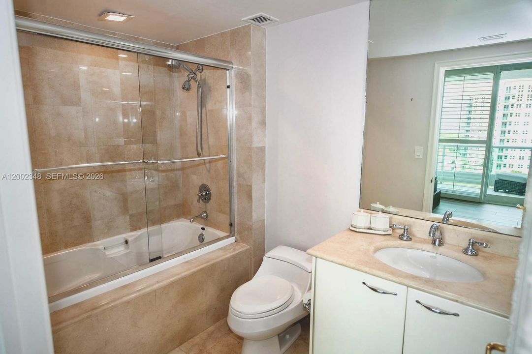 For Rent: $12,500 (2 beds, 3 baths, 2400 Square Feet)
