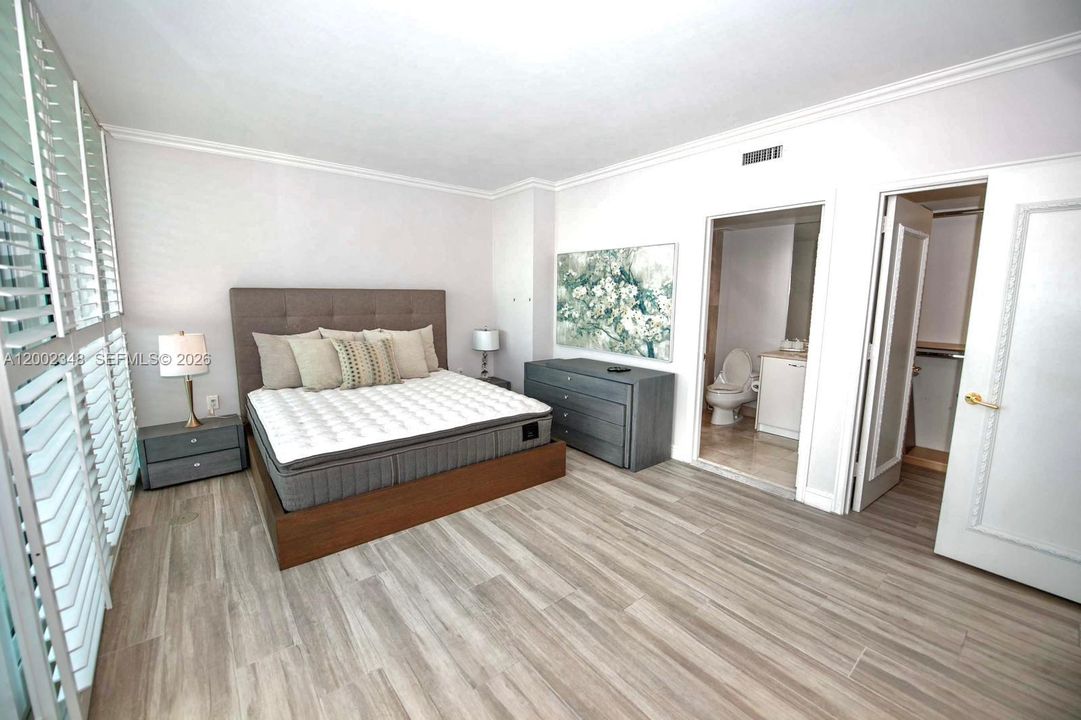 For Rent: $12,500 (2 beds, 3 baths, 2400 Square Feet)