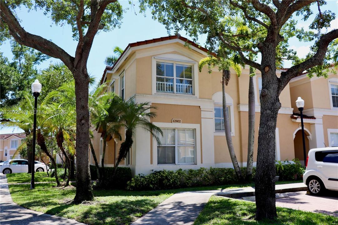 Activo con contrato: $379,900 (3 camas, 2 baños, 0 Pies cuadrados)