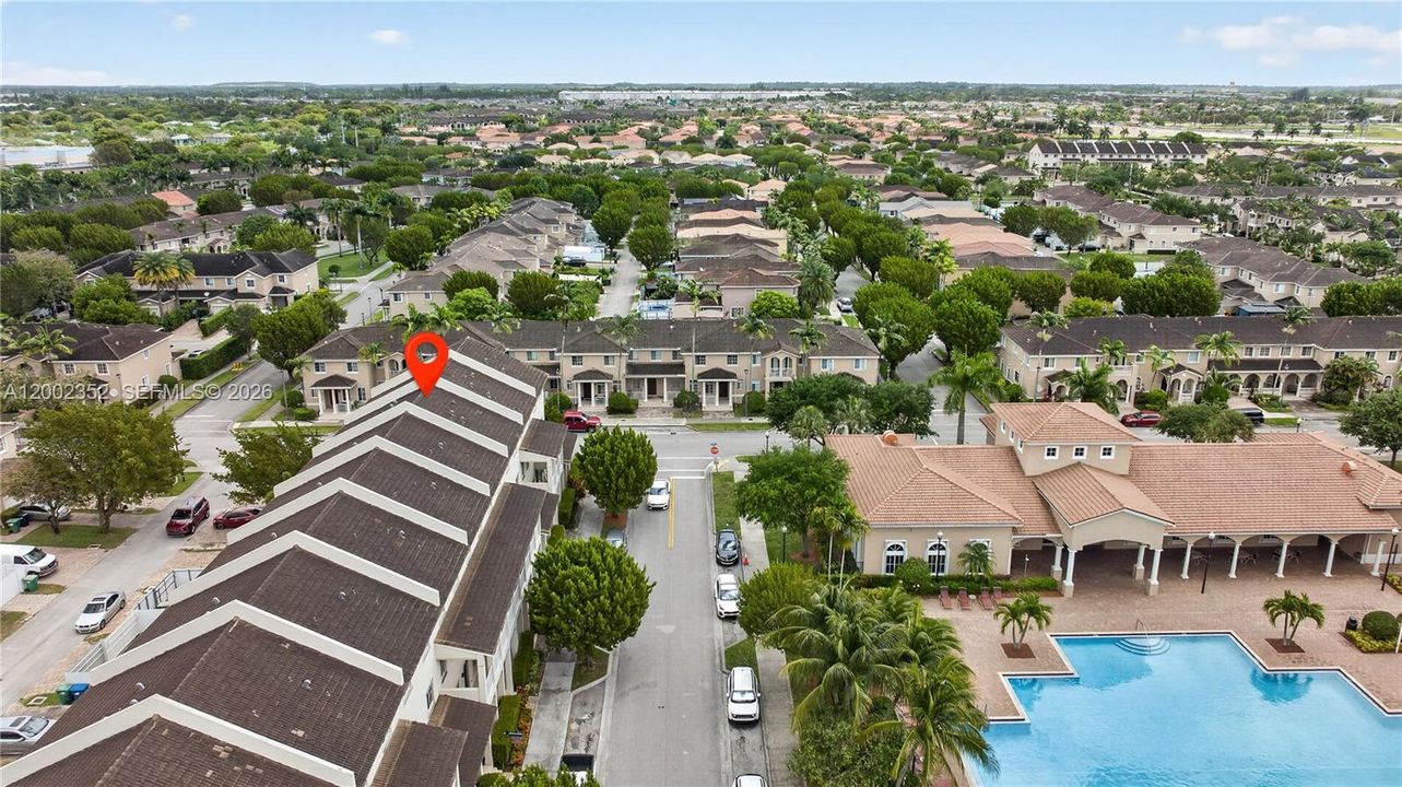 For Sale: $490,000 (5 beds, 3 baths, 2415 Square Feet)